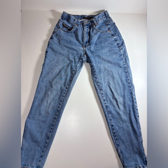 Bluenotes Denim - Vintage Bluenotes Women’s  Straight Fit Jeans in Light Blue; Size 28